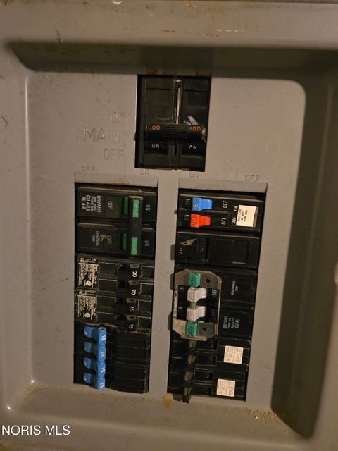 Tiny photo for 2210 River Road, Maumee, OH 43537 (MLS # 10005163)