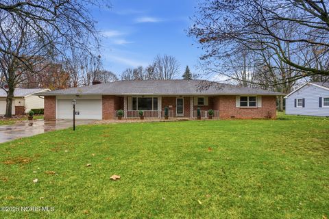 Photo of 601 Yorkshire Drive, Findlay, OH 45840 (MLS # 10001832)