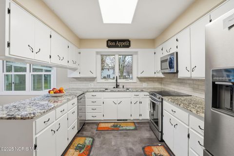 Tiny photo for 601 Yorkshire Drive, Findlay, OH 45840 (MLS # 10001832)