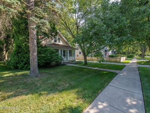 Tiny photo for 549 E 6th Street, Perrysburg, OH 43551 (MLS # 10010143)