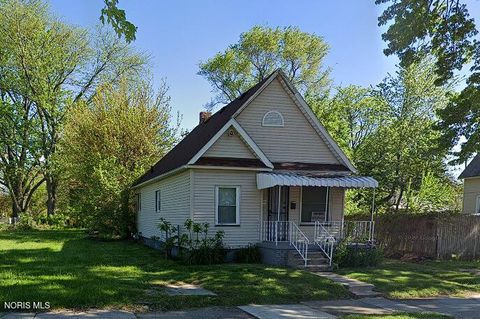 Tiny photo for 702 Indiana Avenue, Toledo, OH 43604 (MLS # 10006846)
