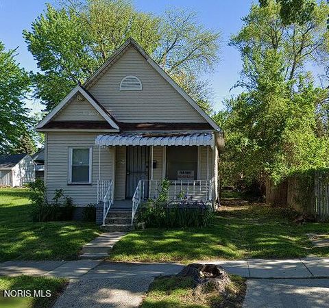 Photo of 702 Indiana Avenue, Toledo, OH 43604 (MLS # 10006846)