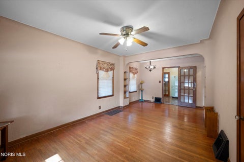 Tiny photo for 616 Bronx Drive, Toledo, OH 43609 (MLS # 10011174)