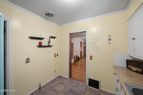 Tiny photo for 616 Bronx Drive, Toledo, OH 43609 (MLS # 10011174)