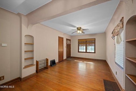 Tiny photo for 616 Bronx Drive, Toledo, OH 43609 (MLS # 10011174)
