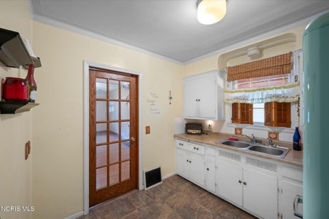 Tiny photo for 616 Bronx Drive, Toledo, OH 43609 (MLS # 10011174)