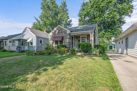 Tiny photo for 616 Bronx Drive, Toledo, OH 43609 (MLS # 10011174)