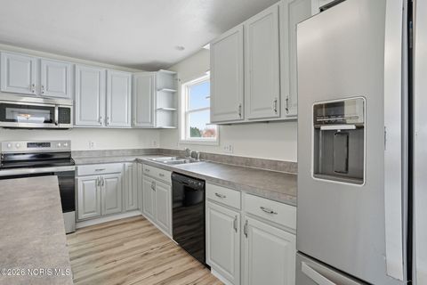 Tiny photo for 529 Haley Drive, Oregon, OH 43616 (MLS # 10002883)