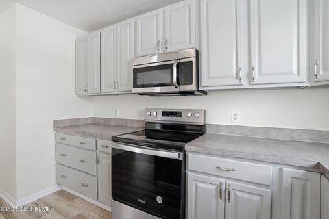 Tiny photo for 529 Haley Drive, Oregon, OH 43616 (MLS # 10002883)