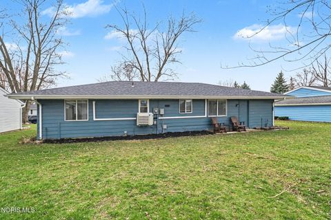 Tiny photo for 1025 Colonial Lane, Bryan, OH 43506 (MLS # 10005563)