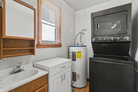 Tiny photo for 1025 Colonial Lane, Bryan, OH 43506 (MLS # 10005563)