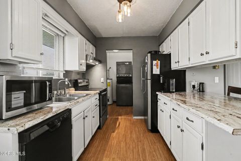 Tiny photo for 1025 Colonial Lane, Bryan, OH 43506 (MLS # 10005563)