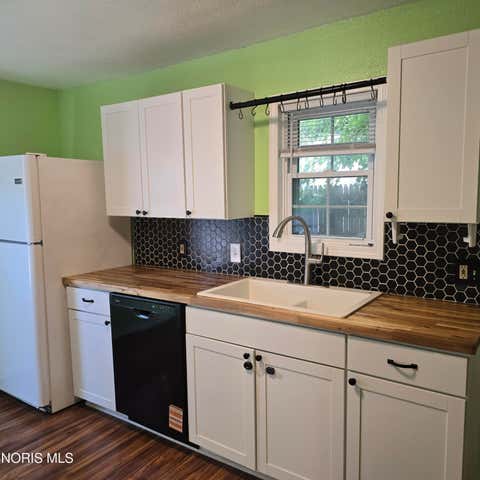 Tiny photo for 907 Holgate Avenue, Defiance, OH 43512 (MLS # 10011542)