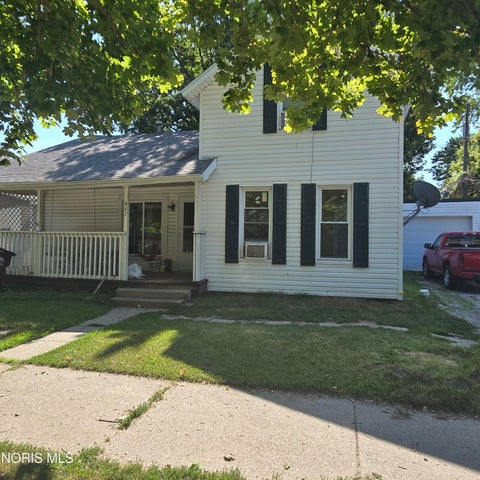 Photo of 907 Holgate Avenue, Defiance, OH 43512 (MLS # 10011542)