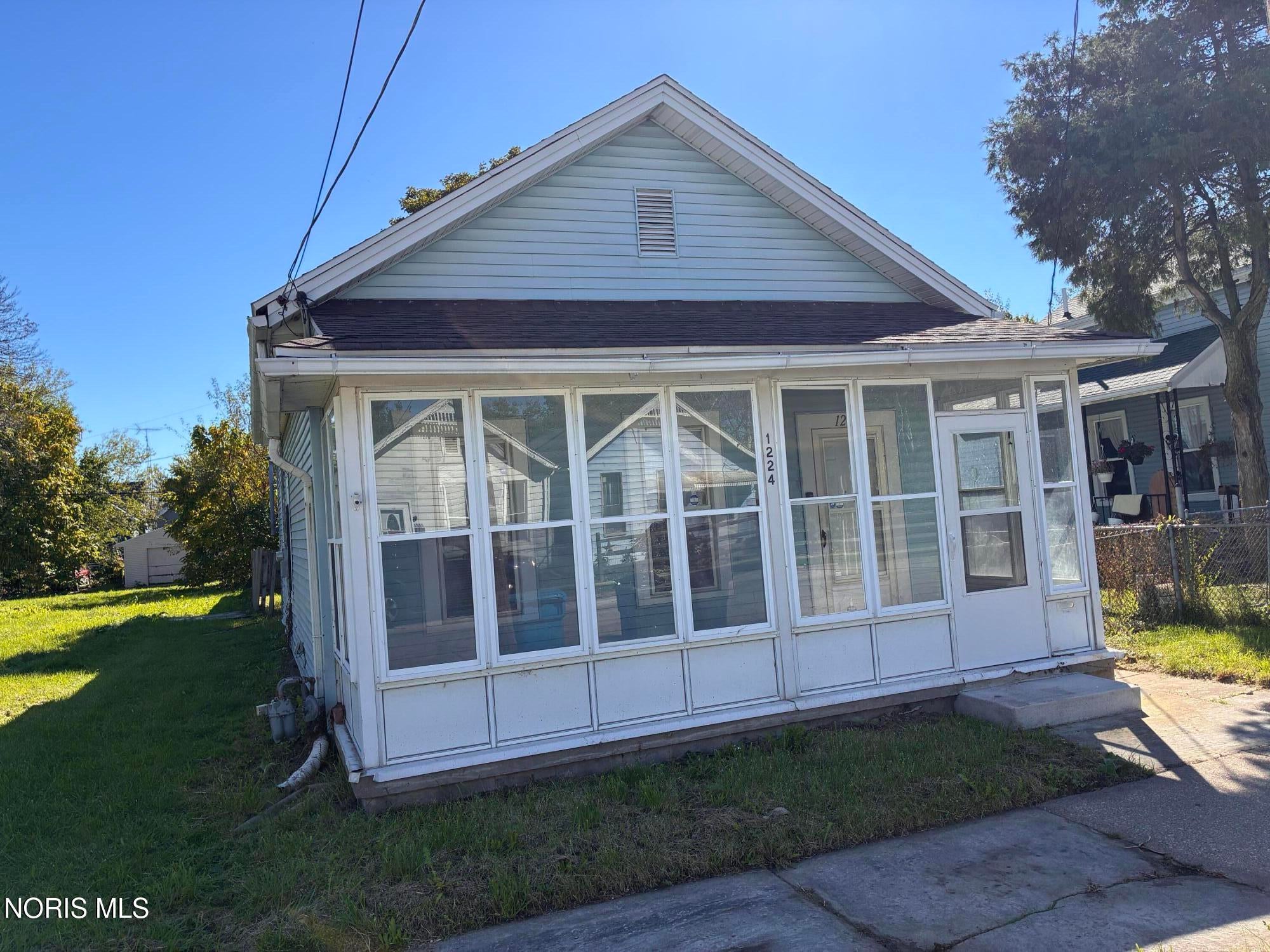 1224 N Michigan Street