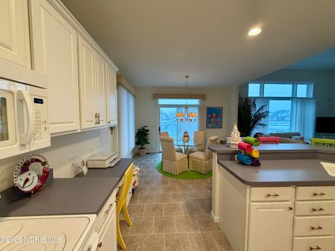 Tiny photo for 14857 Lake Winds Drive, Perrysburg, OH 43551 (MLS # 10003075)