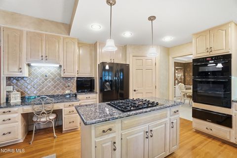 Tiny photo for 2727 Spring Water Drive, Toledo, OH 43617 (MLS # 10008386)