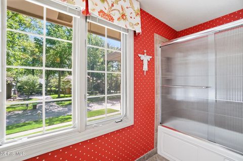 Tiny photo for 2727 Spring Water Drive, Toledo, OH 43617 (MLS # 10008386)