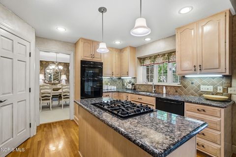 Tiny photo for 2727 Spring Water Drive, Toledo, OH 43617 (MLS # 10008386)