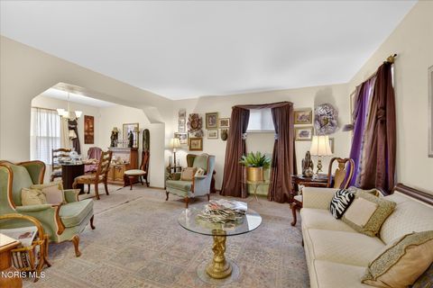 Tiny photo for 836 City Park Park, Toledo, OH 43604 (MLS # 10005509)