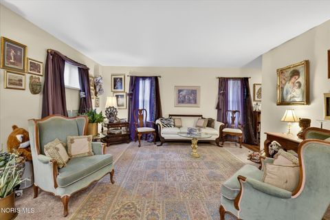 Tiny photo for 836 City Park Park, Toledo, OH 43604 (MLS # 10005509)