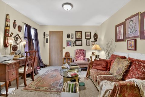 Tiny photo for 836 City Park Park, Toledo, OH 43604 (MLS # 10005509)