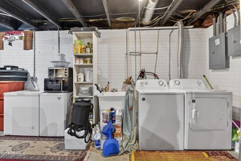 Tiny photo for 836 City Park Park, Toledo, OH 43604 (MLS # 10005509)