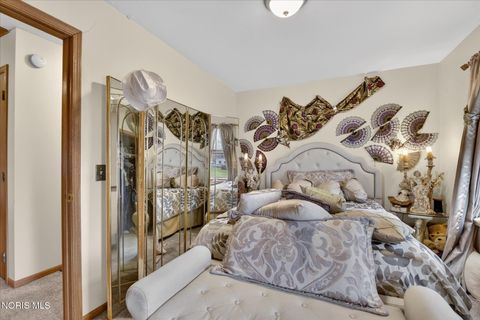 Tiny photo for 836 City Park Park, Toledo, OH 43604 (MLS # 10005509)