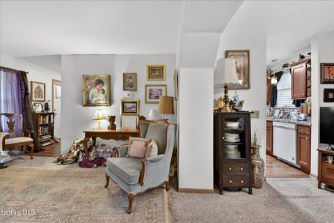 Tiny photo for 836 City Park Park, Toledo, OH 43604 (MLS # 10005509)