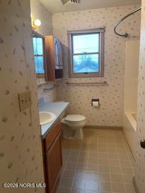 Tiny photo for 100 W Union Street, Walbridge, OH 43465 (MLS # 10003007)