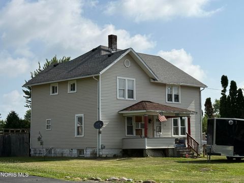 Photo of 514 W Leggett Street, Wauseon, OH 43567 (MLS # 10010217)