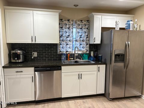 Tiny photo for 221 Orville Drive, Toledo, OH 43612 (MLS # 10004581)