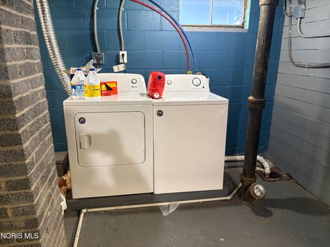 Tiny photo for 221 Orville Drive, Toledo, OH 43612 (MLS # 10004581)