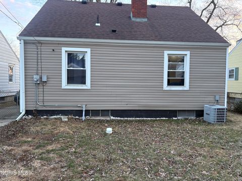 Tiny photo for 221 Orville Drive, Toledo, OH 43612 (MLS # 10004581)