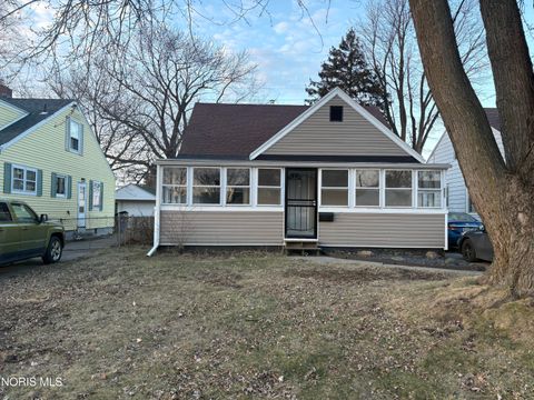 Photo of 221 Orville Drive, Toledo, OH 43612 (MLS # 10004581)