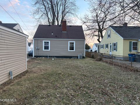 Tiny photo for 221 Orville Drive, Toledo, OH 43612 (MLS # 10004581)