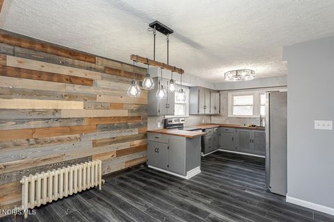 Tiny photo for 1517 Tiffin Road, Fremont, OH 43420 (MLS # 10004842)