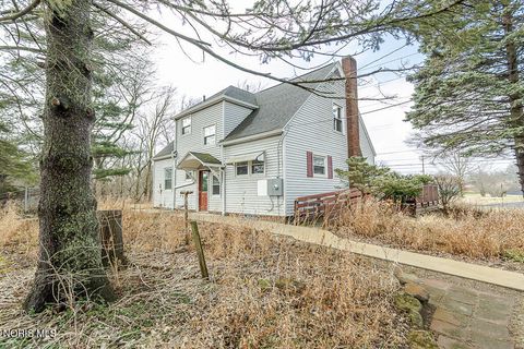 Tiny photo for 1517 Tiffin Road, Fremont, OH 43420 (MLS # 10004842)