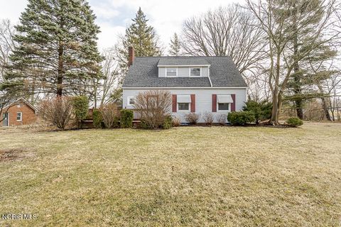 Photo of 1517 Tiffin Road, Fremont, OH 43420 (MLS # 10004842)