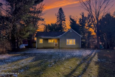 Tiny photo for 3069 County Road B, Swanton, OH 43558 (MLS # 10003392)