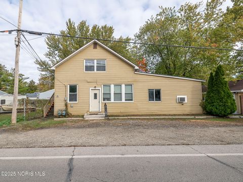 Photo of 2001 Lilias Drive, Oregon, OH 43616 (MLS # 10000906)