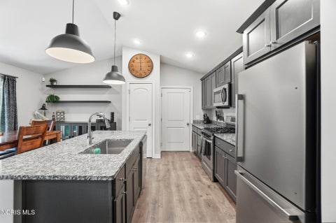 Tiny photo for 2909 E Lincolnshire Boulevard, Toledo, OH 43606 (MLS # 10014583)