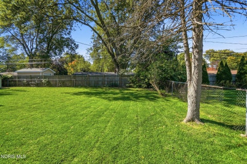 Tiny photo for 2909 E Lincolnshire Boulevard, Toledo, OH 43606 (MLS # 10014583)