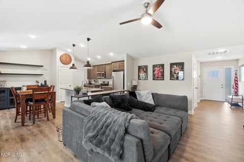 Tiny photo for 2909 E Lincolnshire Boulevard, Toledo, OH 43606 (MLS # 10014583)
