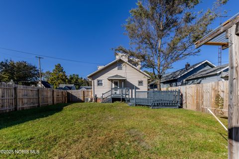 Tiny photo for 569 Apple Avenue, Toledo, OH 43609 (MLS # 10000874)