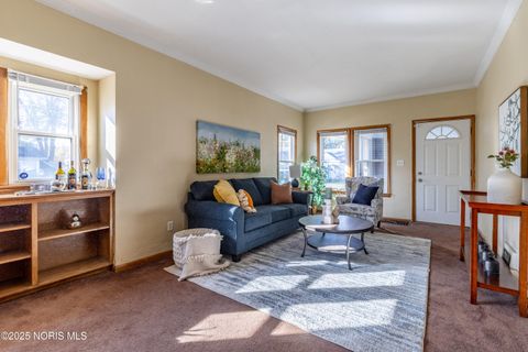 Tiny photo for 569 Apple Avenue, Toledo, OH 43609 (MLS # 10000874)