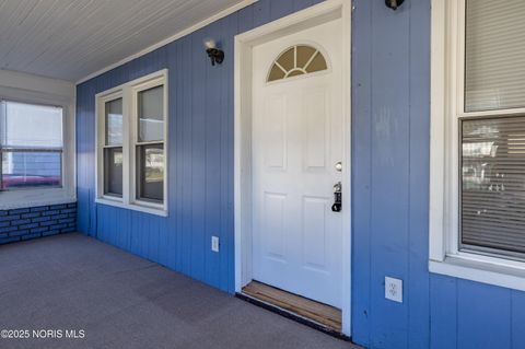 Tiny photo for 569 Apple Avenue, Toledo, OH 43609 (MLS # 10000874)