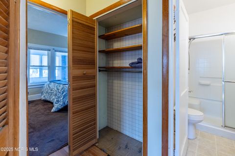 Tiny photo for 569 Apple Avenue, Toledo, OH 43609 (MLS # 10000874)