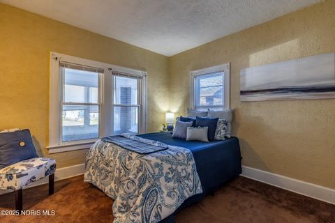 Tiny photo for 569 Apple Avenue, Toledo, OH 43609 (MLS # 10000874)