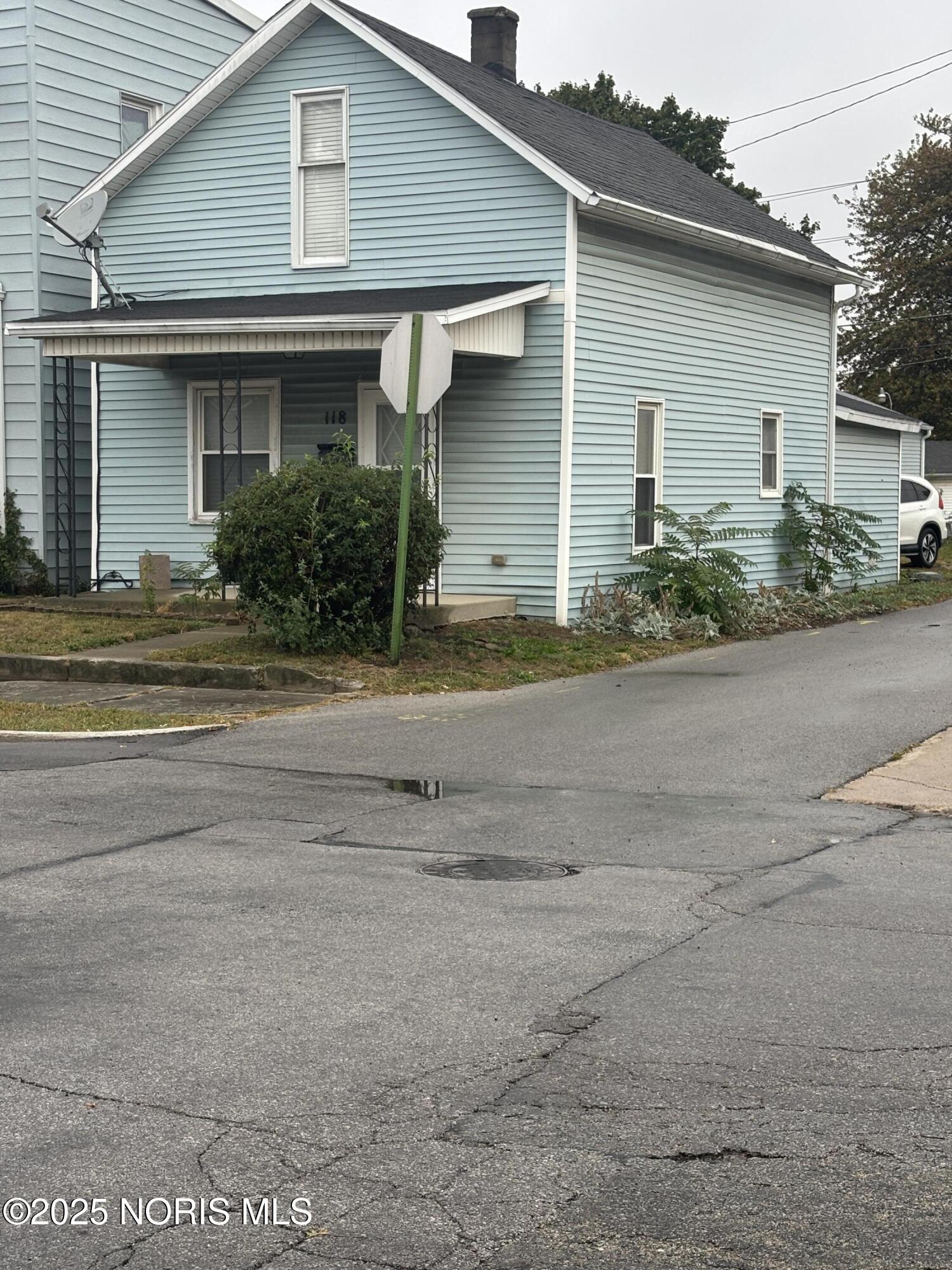 118 W Broadway Street